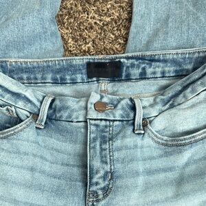 Buckle Black Light Blue Flare Jeans Sz 28